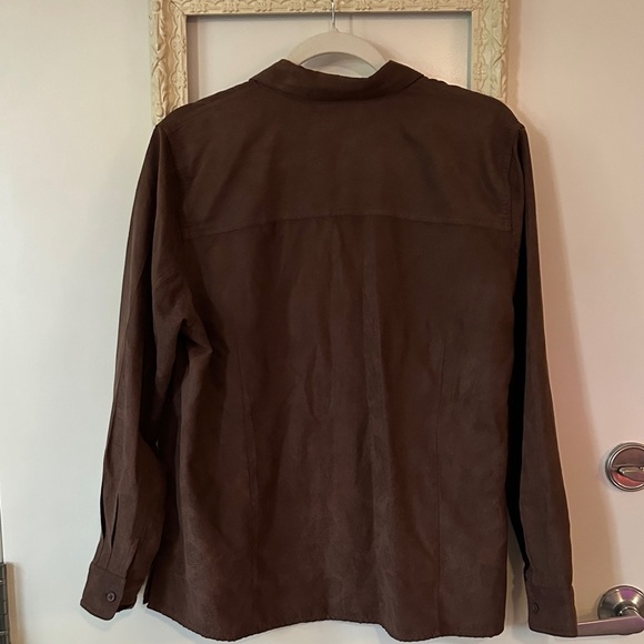 NOTHERN REFLECTIONS | Vintage Brown Button-Up Shirt with Engraved Leave Detail - Picture 11 of 15